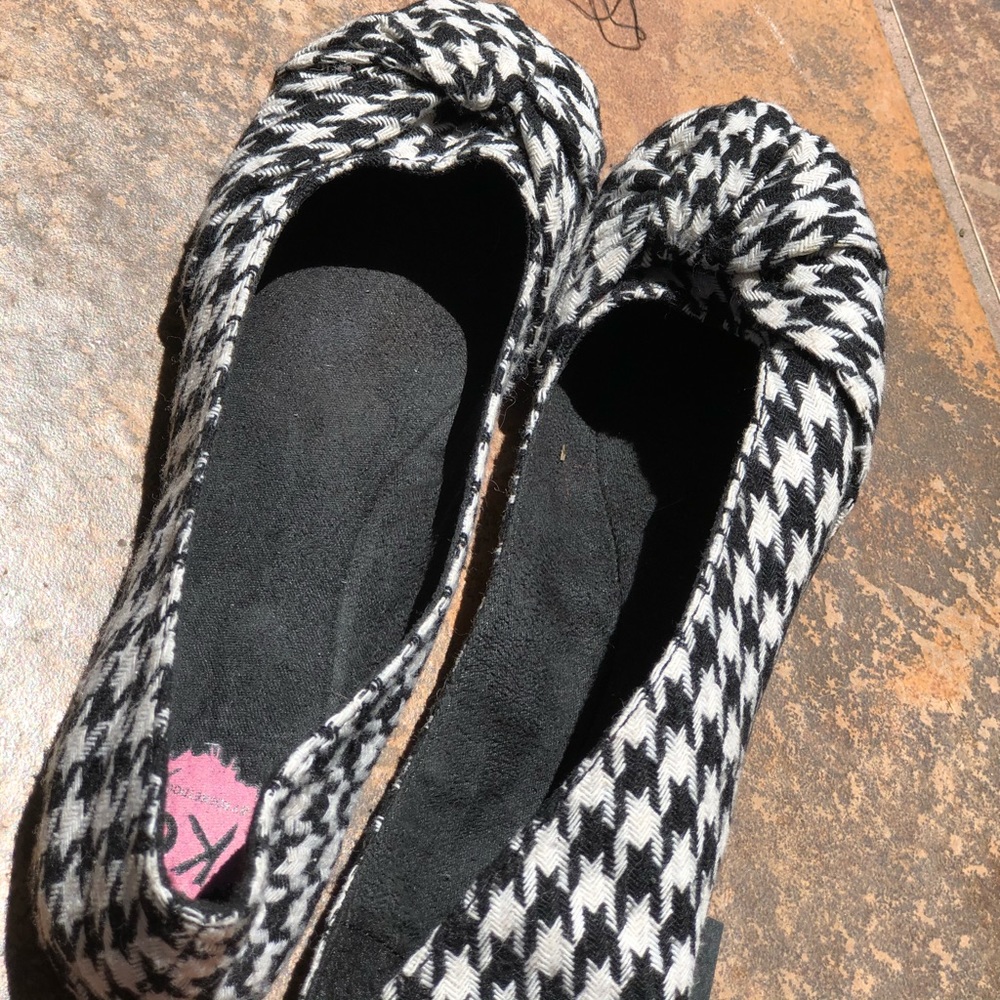 Shoes- Flats